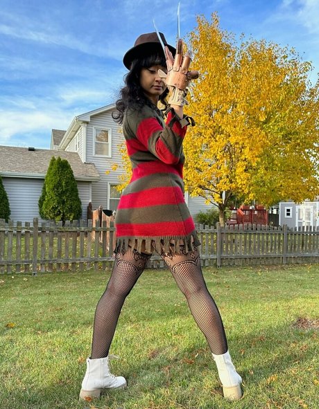 delilahmoonxtra pornstar erotic photo