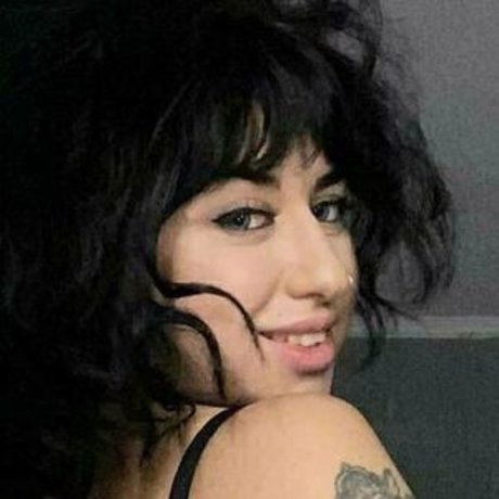 waifu princess model top picture