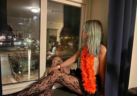 Apollolol sex model photo