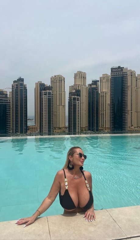 Mara Traversi star porn pics