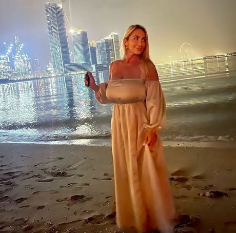 Mara Traversi xxx actress picture