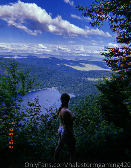 halestormgaming420 star top photo