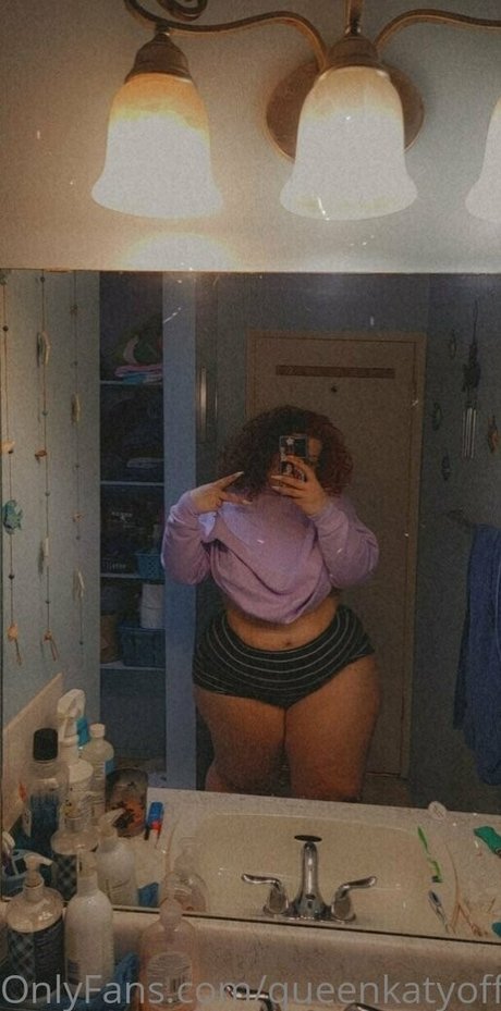 queenkofficial sexy actress img