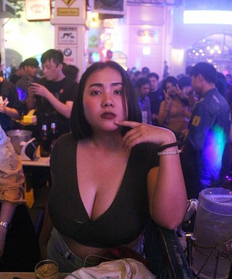 Phiromya Pangyouk naked model picture