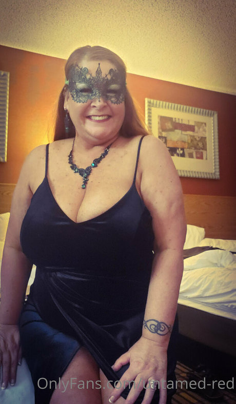 untamed red high quality star pic