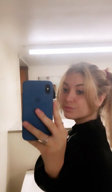 meakelena star hot picture