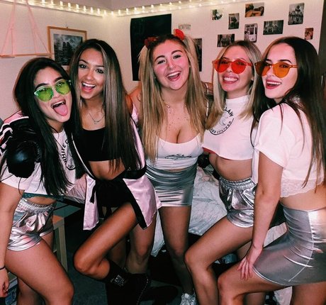 meakelena pretty pornstar photo