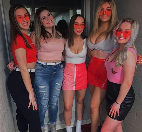 meakelena pornstar sexy image