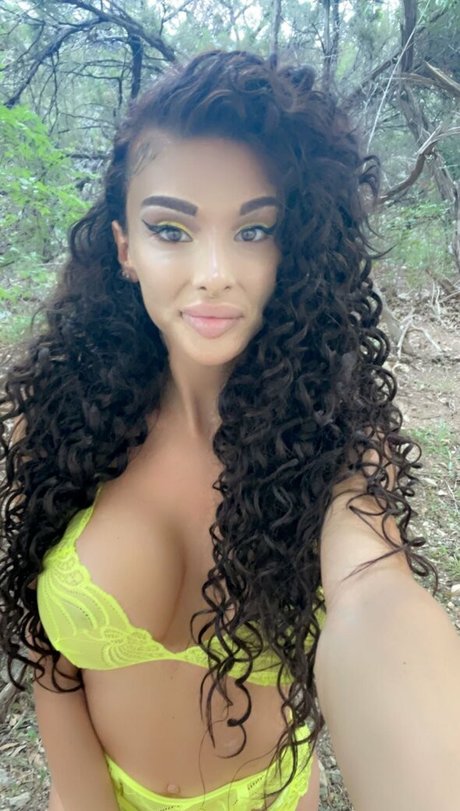 Bigdicktrannynicole pornstar high quality photo