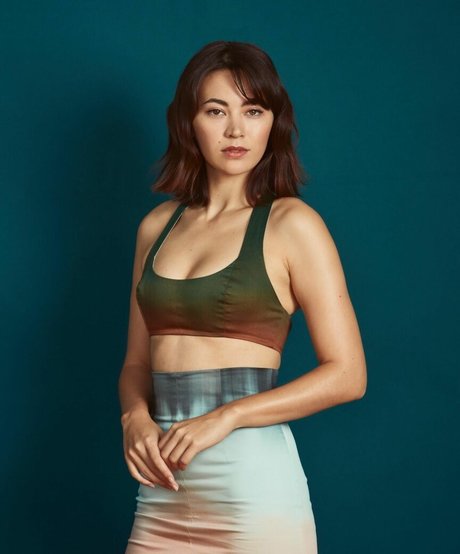 Jessica Yu Li Henwick model perfect photo