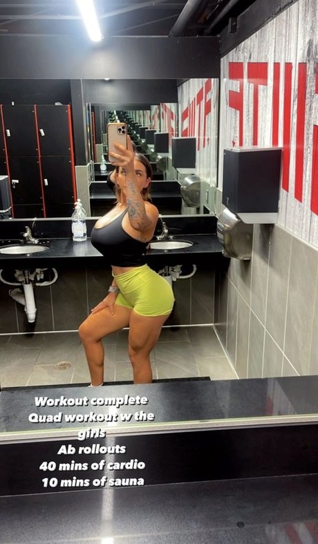 Ashley Bernier hd model image