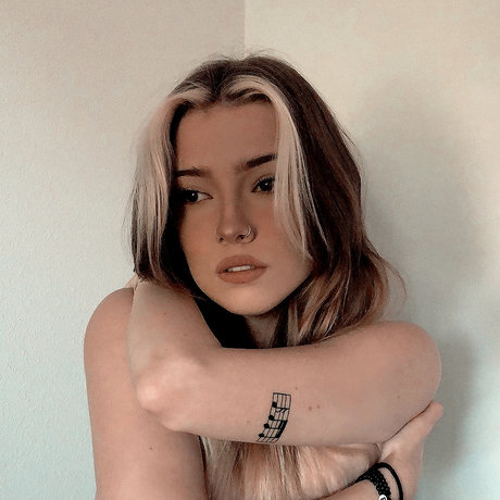 Ohkailno exclusive model picture