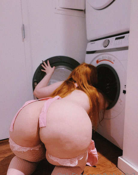 babi g0r3 hot model photo