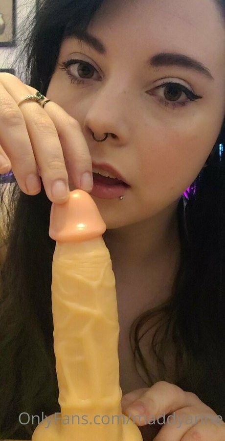 madianne nice model pics