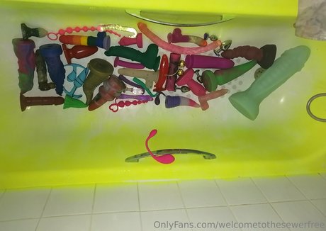 welcometothesewerfree erotic model pic