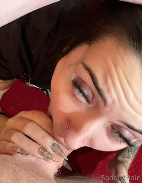 saddistraincloud model adult picture