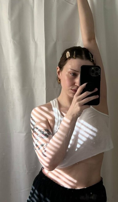 yyentaa model art photos