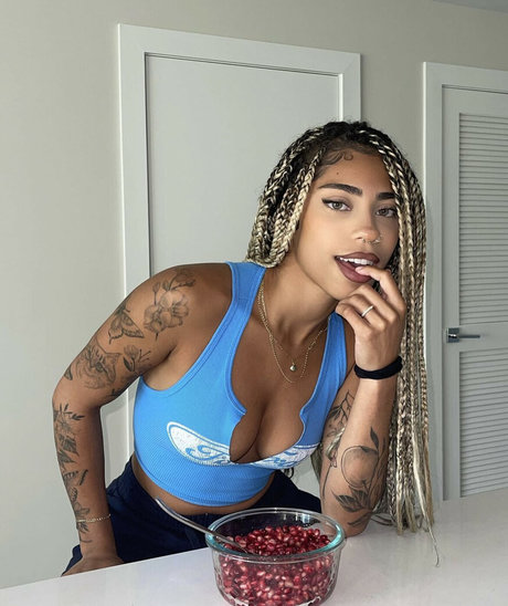 Thevenusdesire art star image