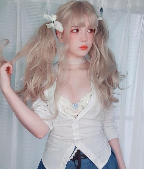 Tsuruko The Alien nudes actress archive