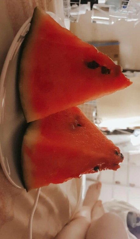 Tsuruko The Alien nude actress photos