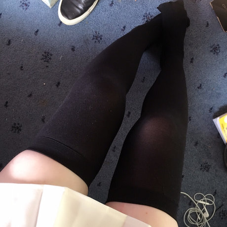 Tsuruko The Alien model top img