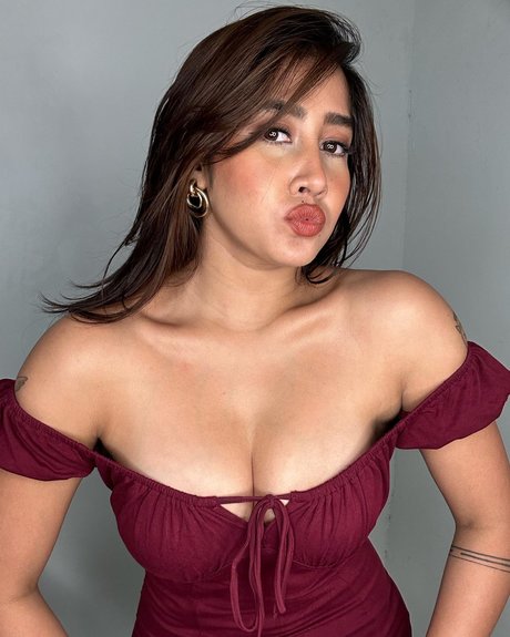 Sofia Ansari nude model pics