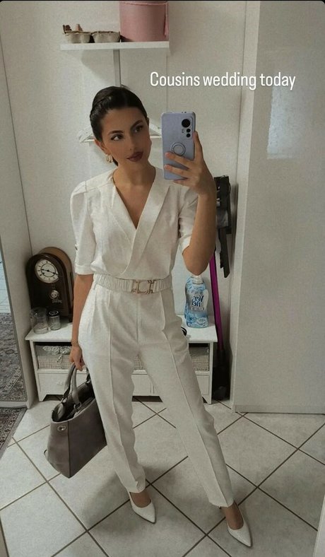 Snippycosplay erotic actress photo