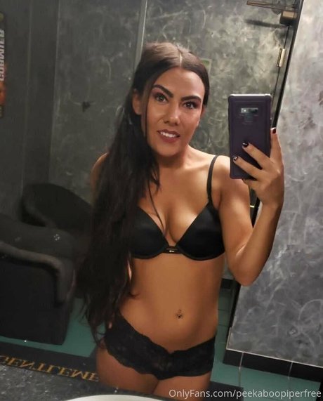 peekaboopiperfree erotic pornstar archive