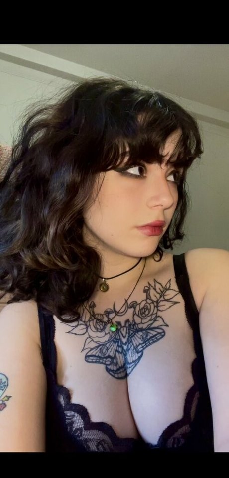 Lilkittymoon1 model sex pic