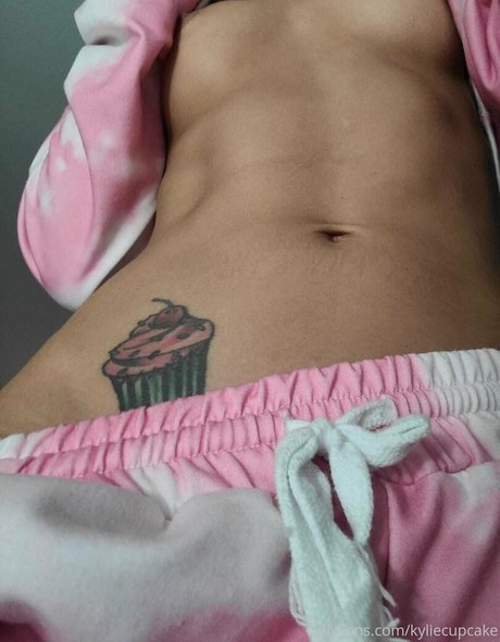 kyliecupcake star adult img