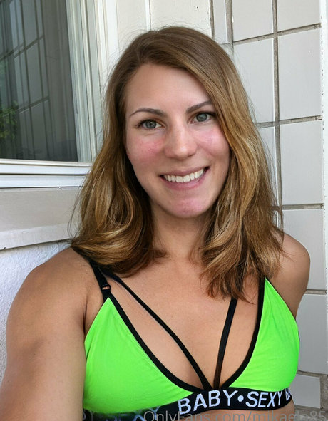 mikaela85 nudes model images