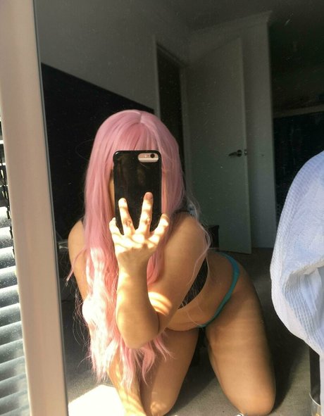 kitanakleinfree erotic model image