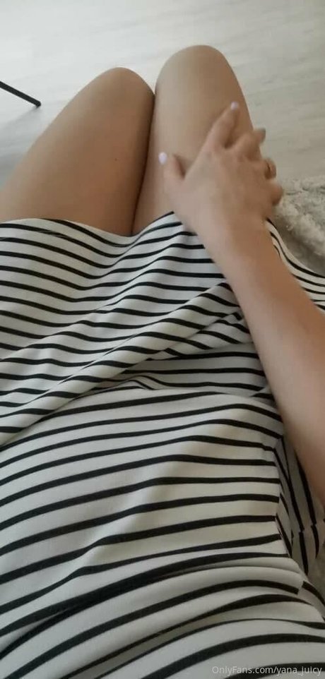 yanajuicy pornstar naked photo