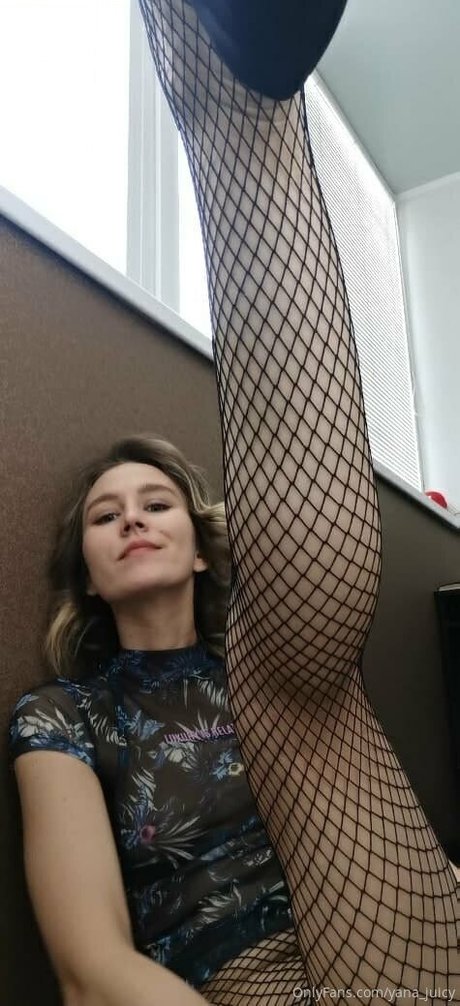 yanajuicy sexy pornstar gallery