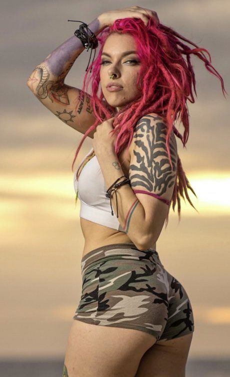 Torierobot model nudes photos