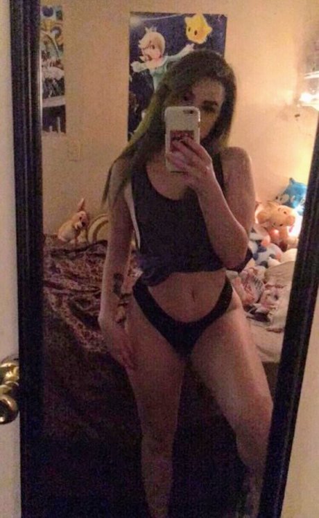 Ghoulrunnings model adult pictures