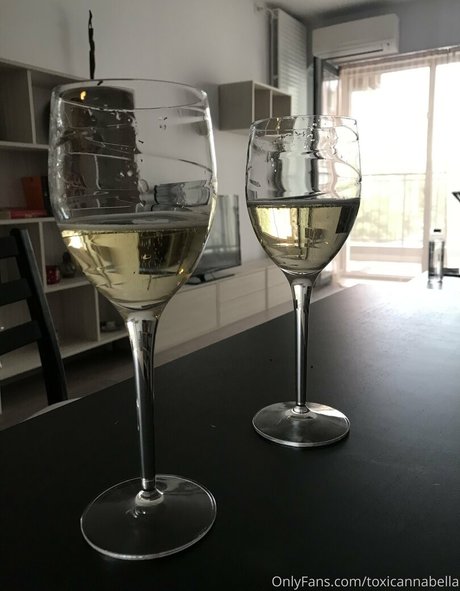 toxicannabella model nudes photo