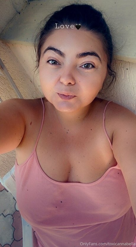 toxicannabella star sexy img