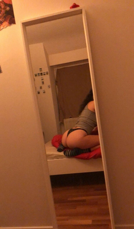 oatmilk8943 sexy actress pic