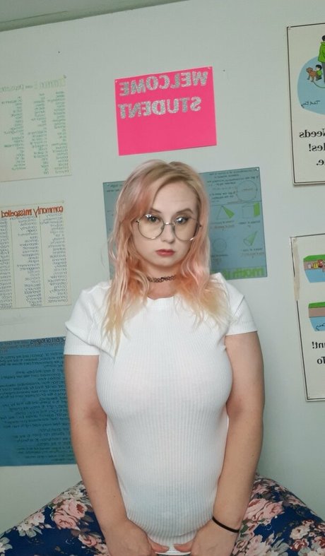 freeknockers420 free pornstar pic