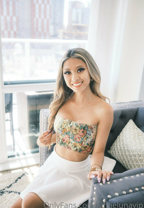 JamieLunaVip model art images