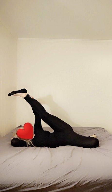 stineh xxx model galleries