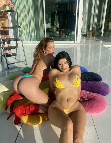 riinablakeee naked pornstar pic