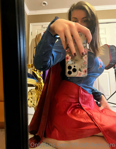 ellieidolfemdom top model picture