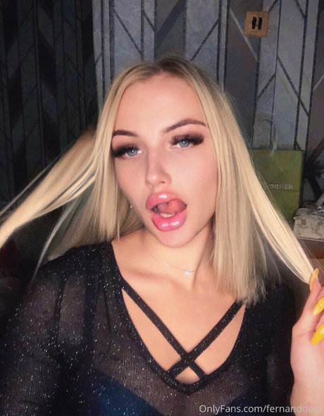 bellacherry69 erotic model photos