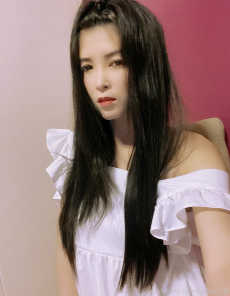 noonn 28 nudes star img