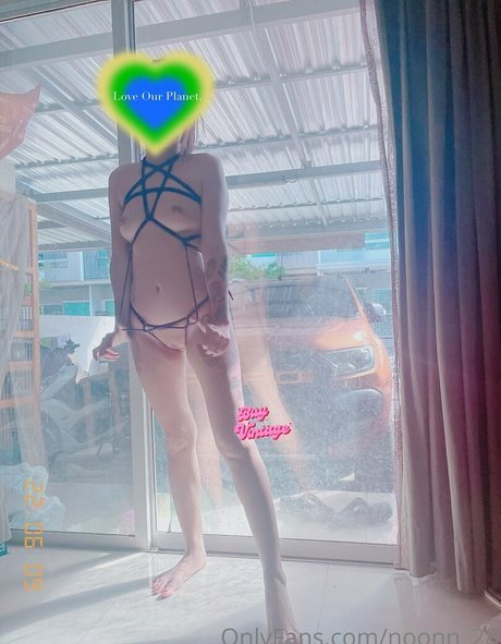 noonn 28 naked actress galleries