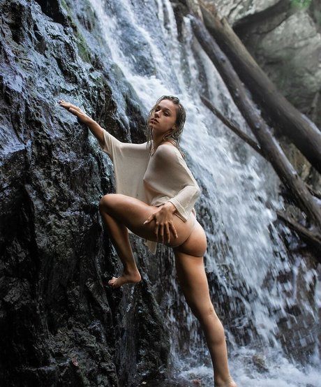 Vixengoddesss_ erotic star photo