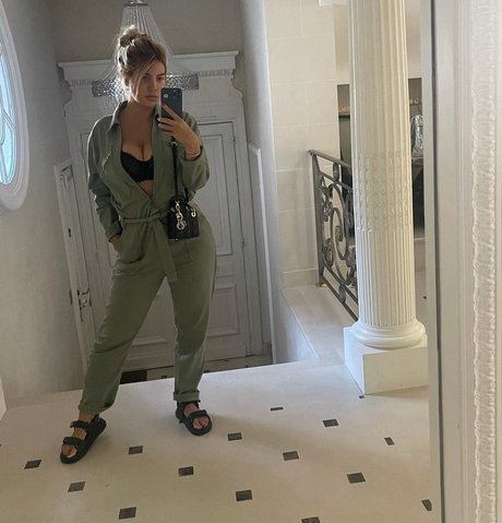 Wanda Nara model naked photos