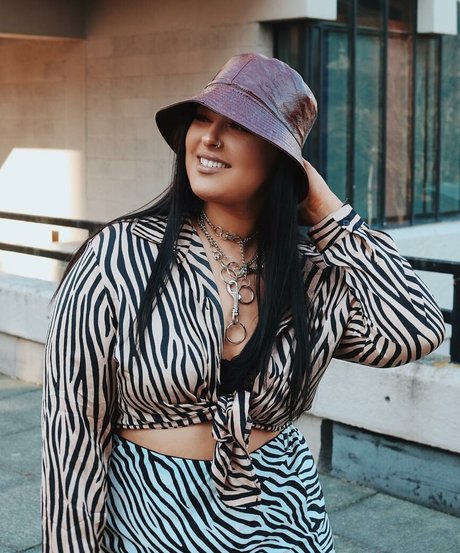 Holly Marston model nudes pics